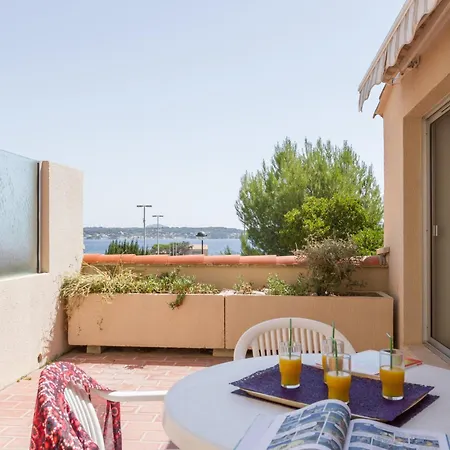 Pierre & Port Aparthotel *